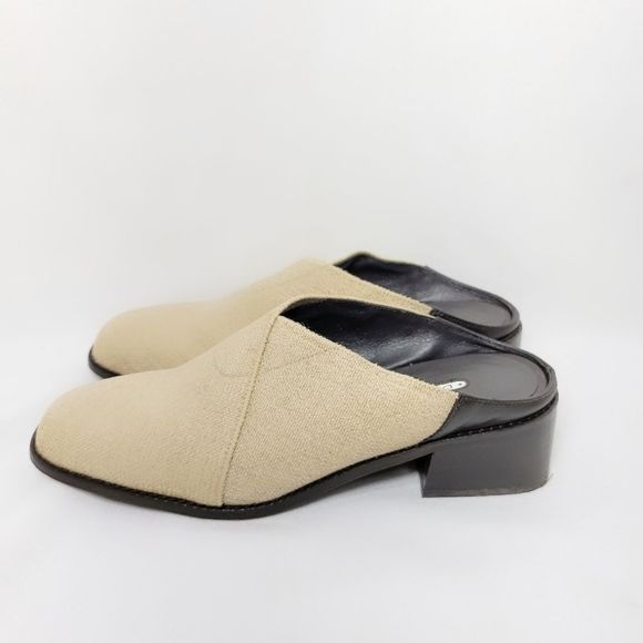 Donald J Pliner Stretch Mule Shoes